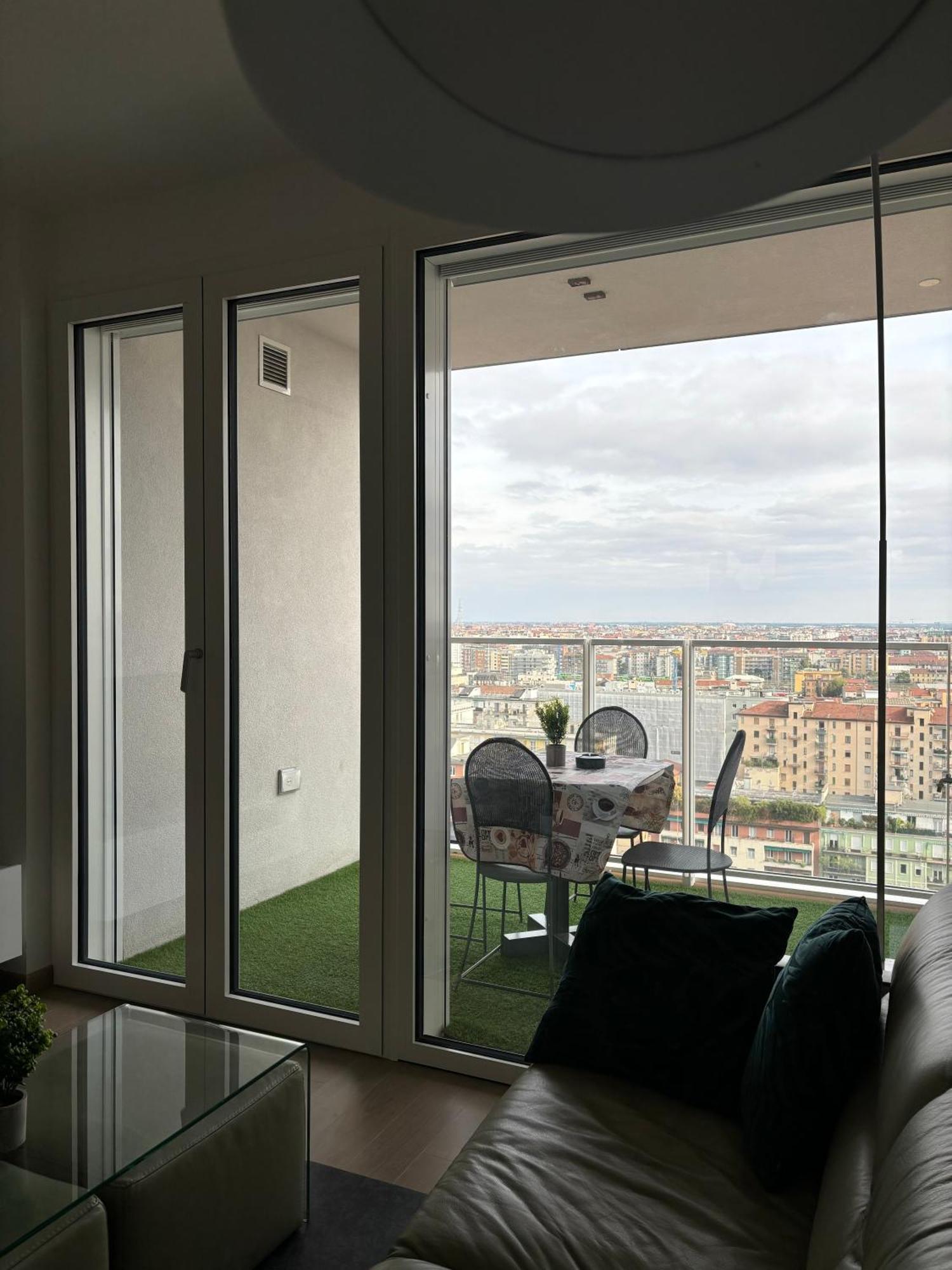 Torre Milano Skyview Suite Gym Pool & Rooftop Bagian luar foto